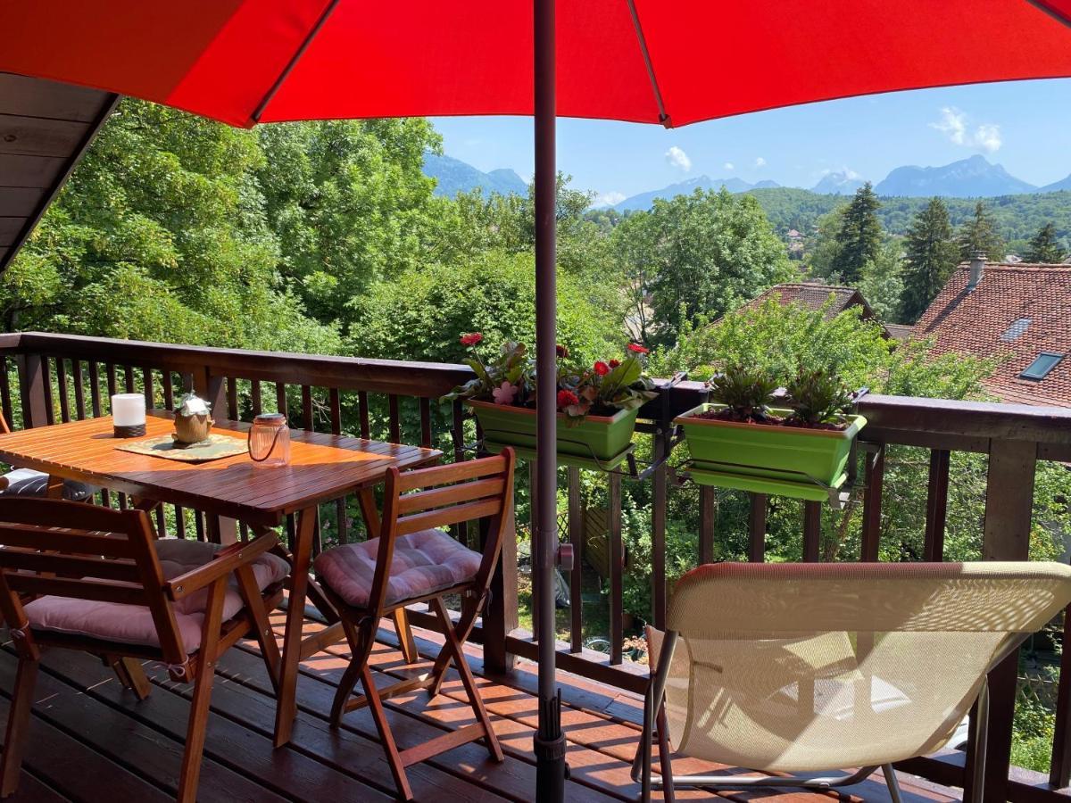 Castle View Menthon Villa Bagian luar foto